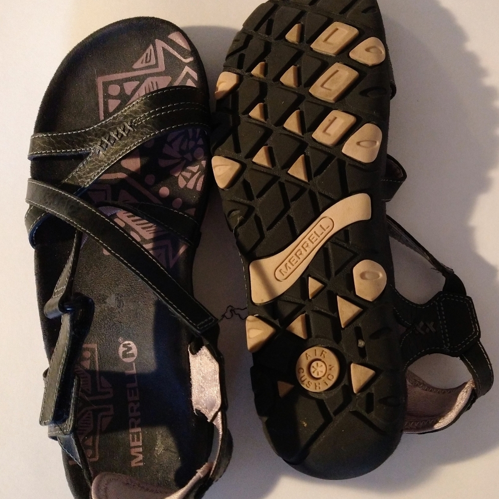Murrell women's Black Strap on Sandals size 8